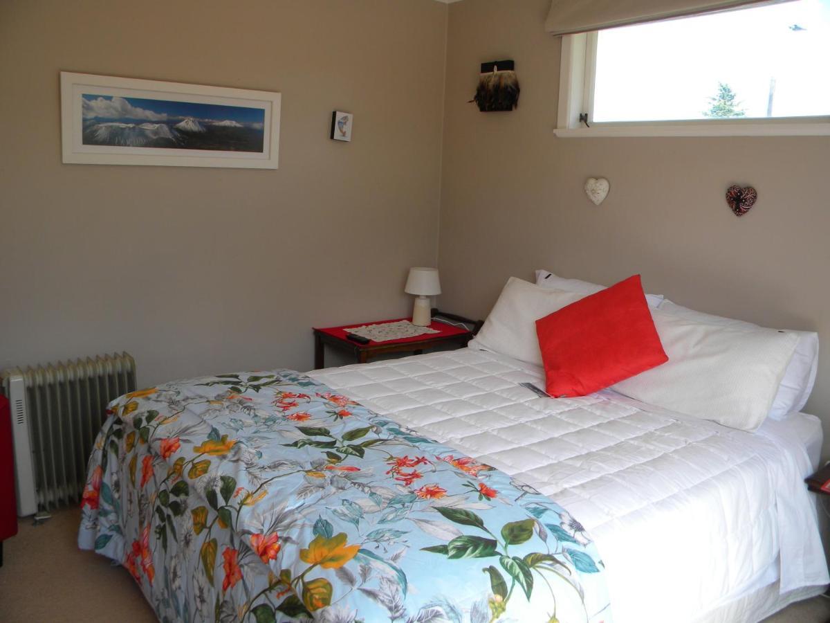 B&B @ Fynnz Turangi Bagian luar foto